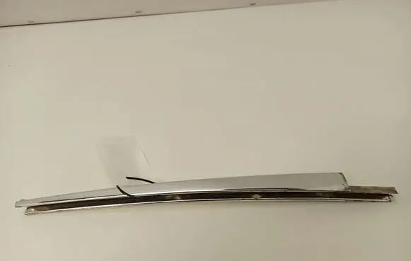 Mercedes-Benz COMPAKT W115 Rear door glass trim molding