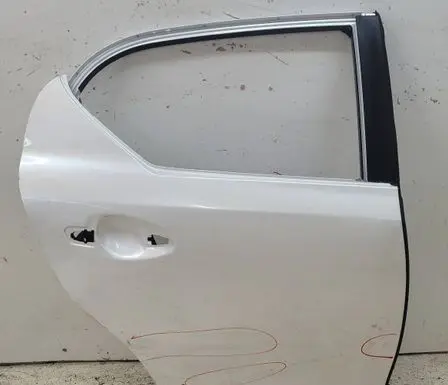 Lexus CT 200H Rear door