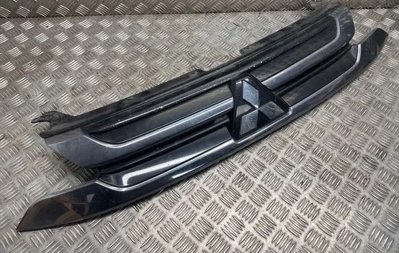 Mitsubishi Outlander Front grill 7450A992
