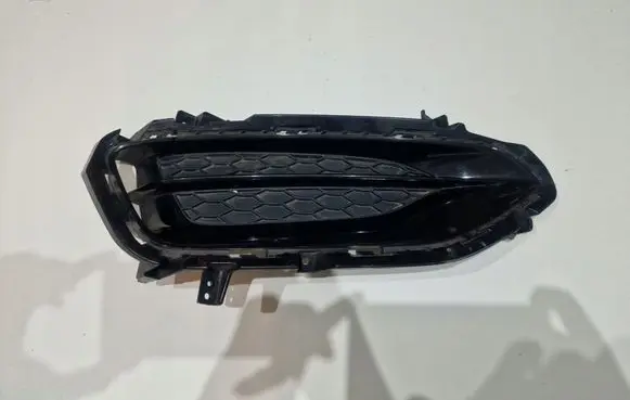 Hyundai i40 Front bumper lower grill XE865533Z500adi