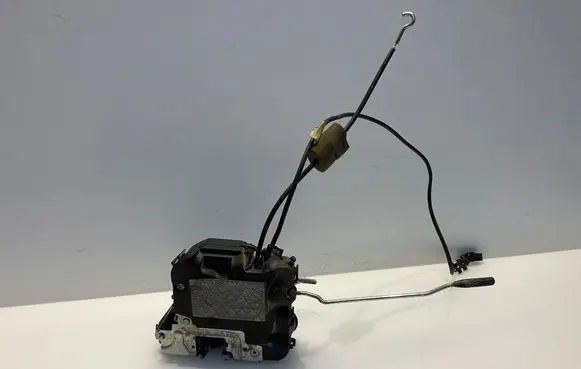Mercedes-Benz CLS C219 Front door lock 2197200435 A2197200435