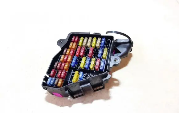 Audi TT Mk1 Fuse box set 8d2941824
