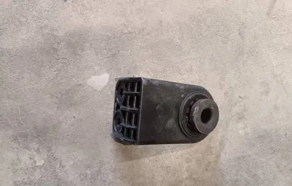 KIA EV6 Radiator support slam panel bracket 25333-CV000