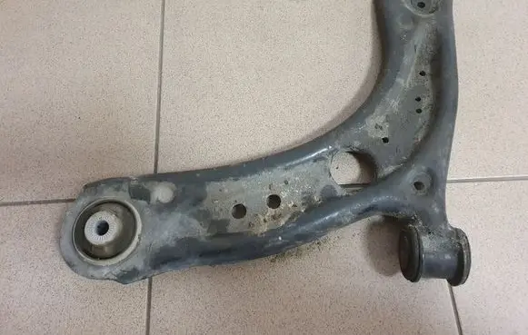 Audi Q2 - Front lower control arm/wishbone 81A407151C