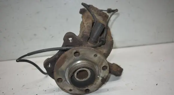 Citroen C3 Picasso Front wheel hub 