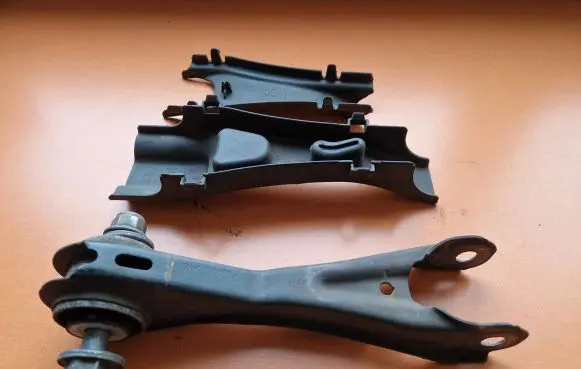 Mercedes-Benz B W246 W242 Rear control arm A2463520788 2463520888 A2463500050