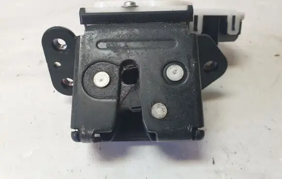 Mazda CX-5 Loading door lock C6728
