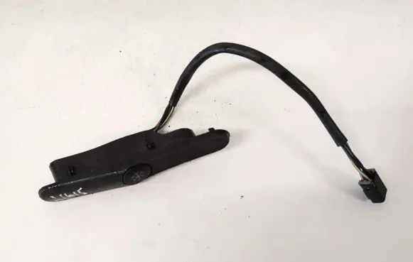 Opel Omega B1 Air conditioning (A/C) switch 90460446