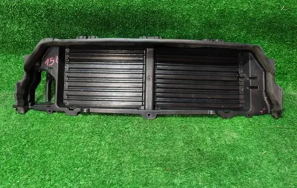 Volvo XC90 Intercooler air guide/duct channel 