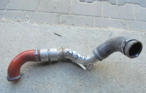Jaguar XJ X351 Intercooler hose/pipe 9X236K863AD