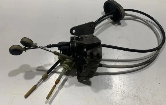 Opel Signum Gear shift cable linkage 55556279