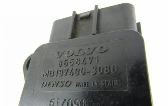 Volvo V50 Mass air flow meter MB1974003080