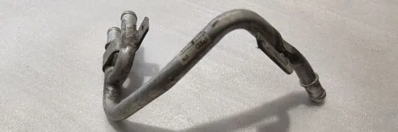 Engine coolant pipe/hose