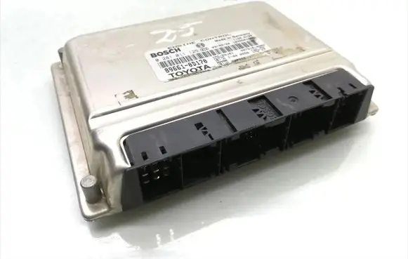 Toyota Yaris Engine control unit/module 89661-0D170 0281011125 1039S01488