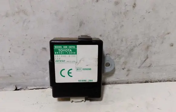 Toyota Corolla Verso E121 Door central lock control unit/module 8974113040 2513000100