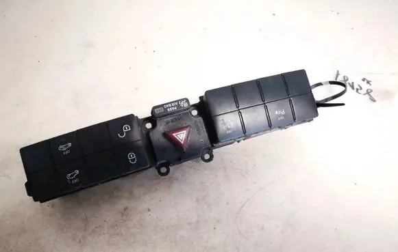 Mercedes-Benz C W203 Hazard light switch 2038216181 33635801