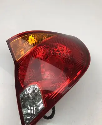 Hyundai Accent Tailgate rear/tail lights