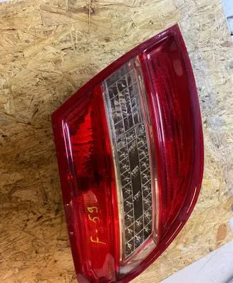 Mercedes-Benz C W204 Rear/tail lights 2049068702L