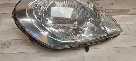 Opel Vivaro Headlight/headlamp 8200701363 93859833 89314010