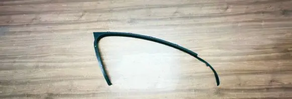 Volvo V60 Front door window/glass frame 1302140