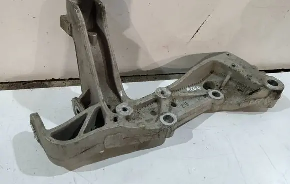 Audi A3 S3 8P Front lower control arm/wishbone 1K0199236E