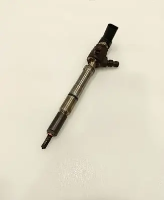 Volkswagen Caddy Fuel injector 03L130277B