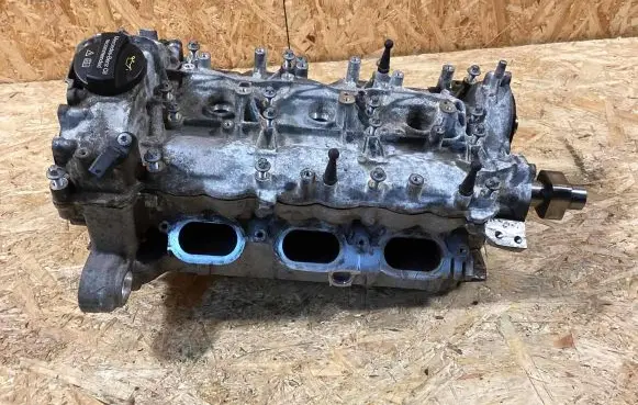 Mercedes-Benz C W205 Engine head A2760102513 a2761420023 a2761410142