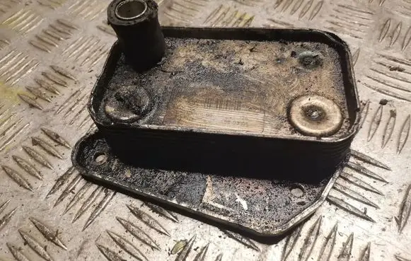 Mercedes-Benz C W203 Gearbox / Transmission oil cooler 6111880301
