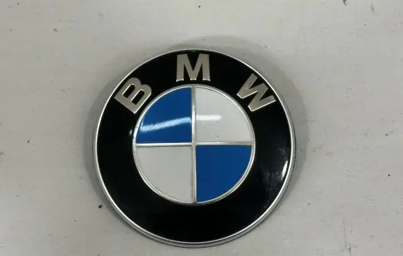 Manufacturer badge logo/emblem