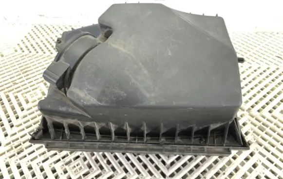 Renault Master III Air filter box 165008632R