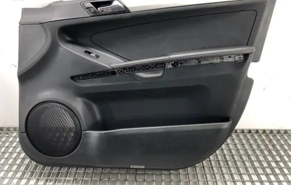 Mercedes-Benz ML W164 Front door card panel trim