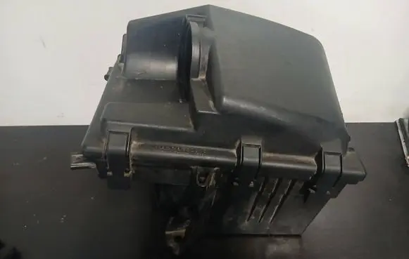 Volvo S60 Air filter box 8626061