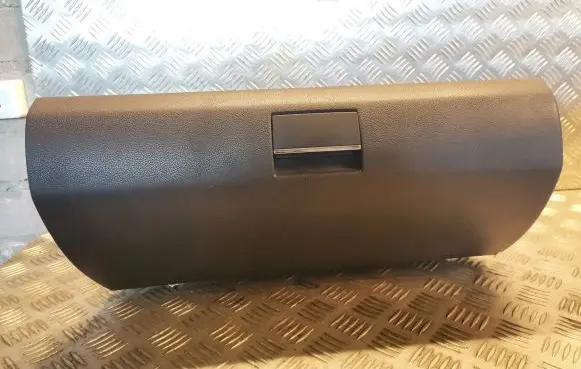 Mercedes-Benz A W169 Glove box