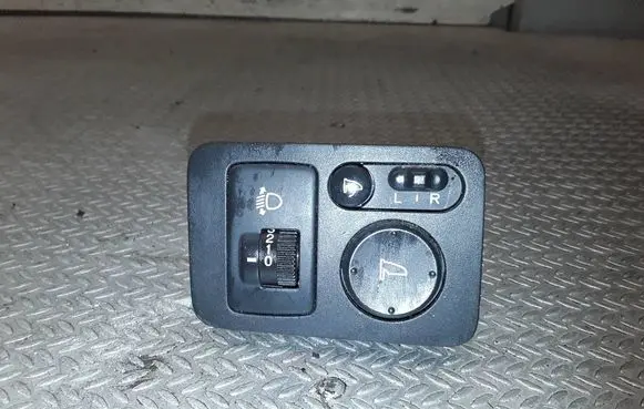 Honda CR-V Wing mirror switch