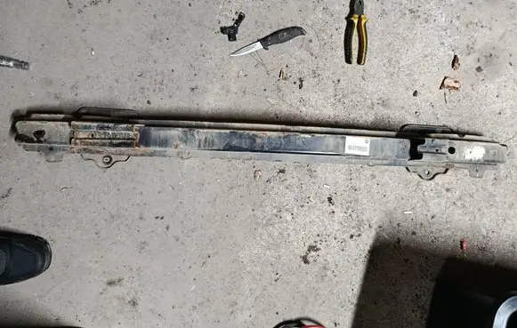 BMW 1 E81 E87 Rear beam 71648912 6418912X