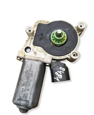 BMW 5 E60 E61 Front door window regulator motor 6922268