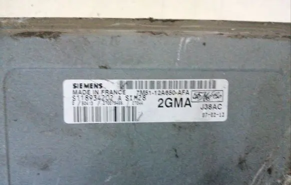 Ford Focus Engine control unit/module S11832500