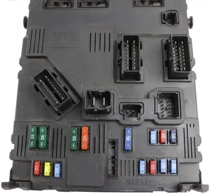 Citroen C2 Fuse module 9653667280 S118085300M 248791314