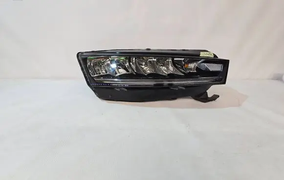 Skoda Octavia Mk4 Headlight/headlamp 030111823200 LE18A6418 5E4941016