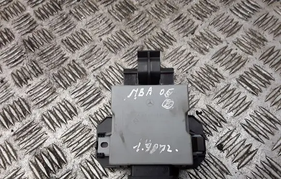 Mercedes-Benz A W169 Engine control unit/module 1688201326