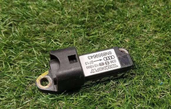 Audi TT Mk1 Airbag deployment crash/impact sensor 8N8959643