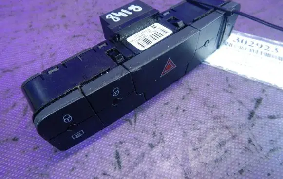 Seat Ibiza IV (6J,6P) Hazard light switch 