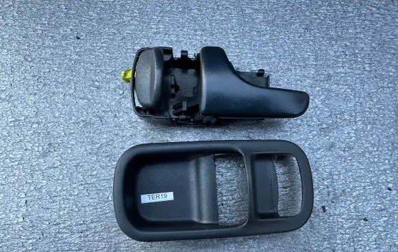 Nissan Terrano Front door interior handle 8068290J00 806710X001