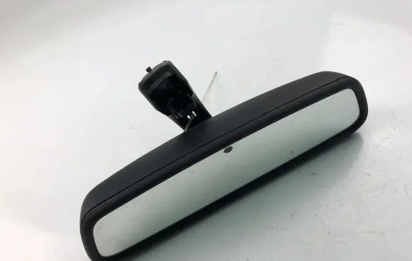 Rear view mirror (interior)