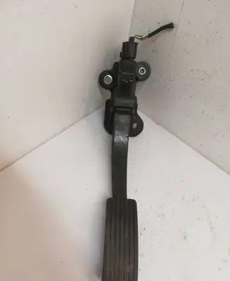 Mitsubishi Outlander Accelerator throttle pedal 46873725719 07106B3B0354 MN101544