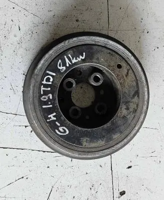 Volkswagen Golf IV Crankshaft pulley 038105243