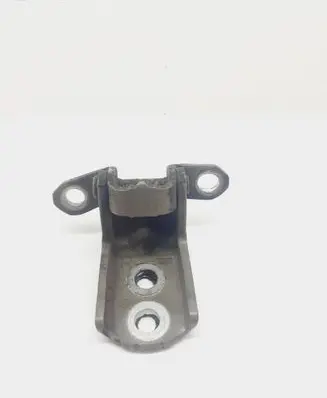 Nissan Qashqai Front door upper hinge 4EAR