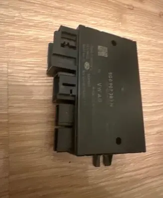 Volkswagen PASSAT B8 Tow bar trailer control unit/module 5Q0907383N