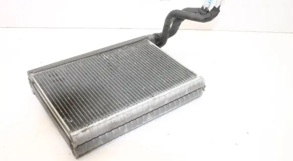 BMW 1 E82 E88 Air conditioning (A/C) radiator (interior) 