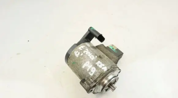 BMW X5 E70 Rear gearbox reducer motor 7586237 33107586237